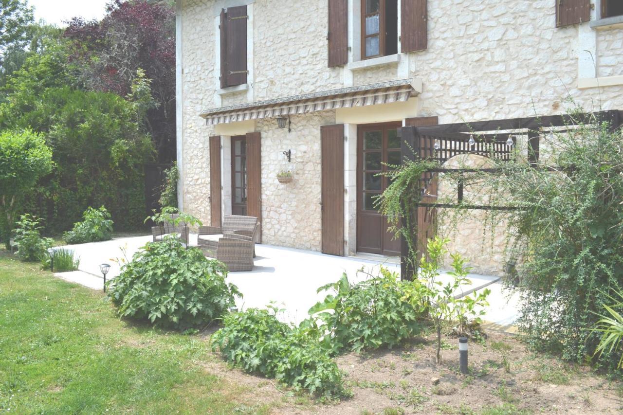 Les Bruyeres B&B Montbron Eksteriør billede